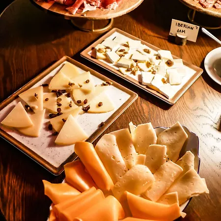 Отель Chic&basic Habana Hoose Барселона